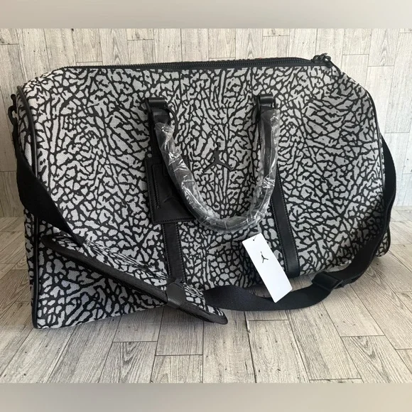Jordan Monogram Black Elephant Print Duffle Bag (size Large) 40L - Picture 2 of 12